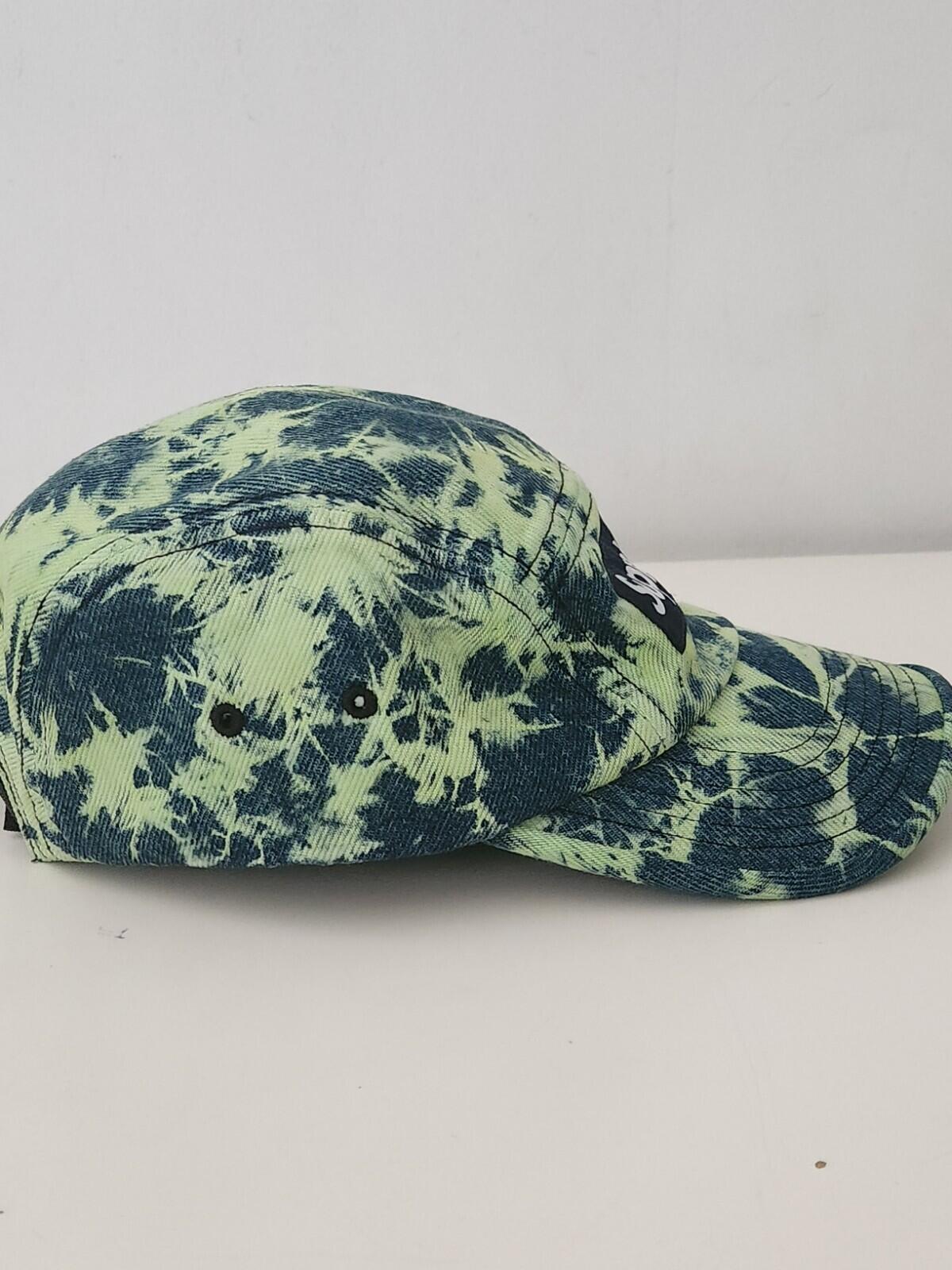 Gorra Camp Supreme de mezclilla teñida de verde desteñido FW22