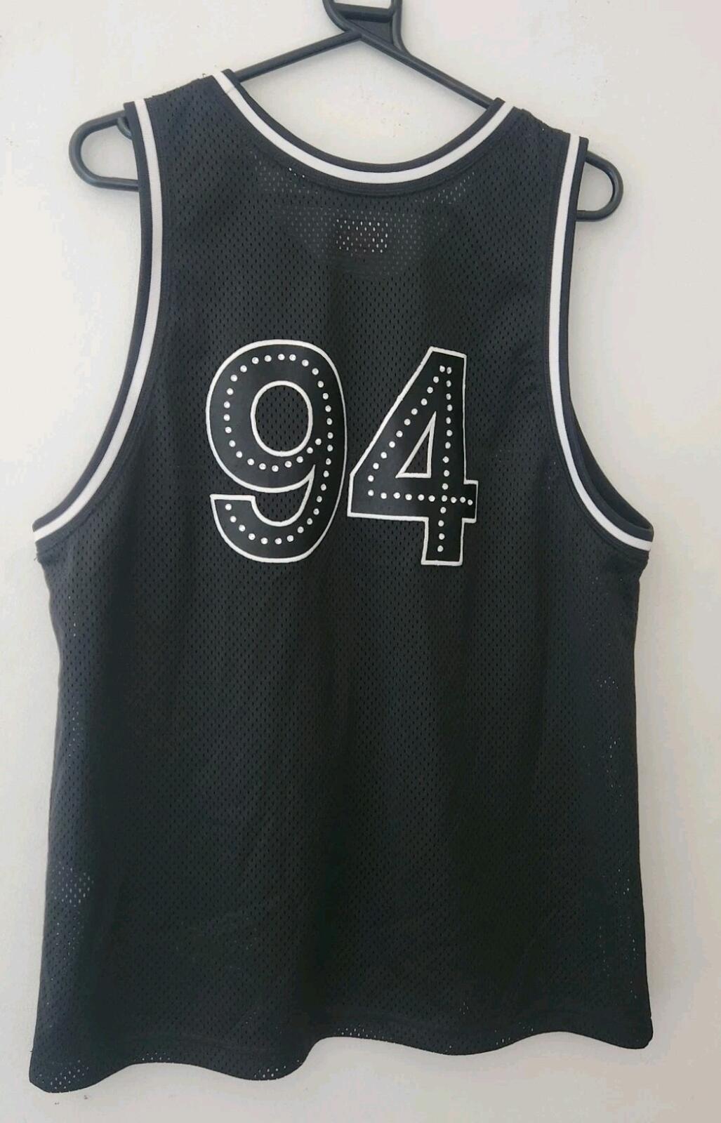 Camiseta de baloncesto sin mangas Supreme Rhinestone SS19 talla M color negro