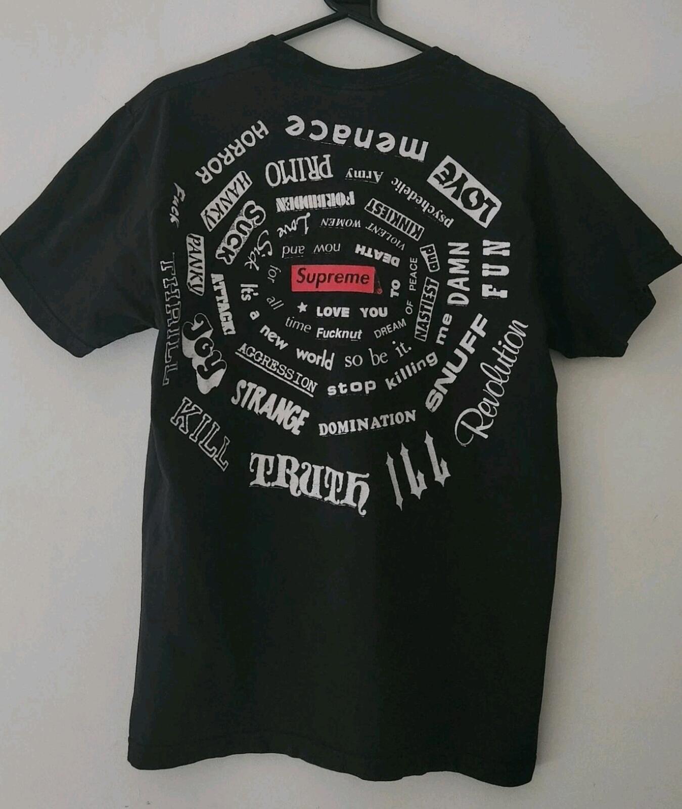 Camiseta negra Supreme Spiral SS21 talla M (mediana). Obra de arte de Weirdo Dave.