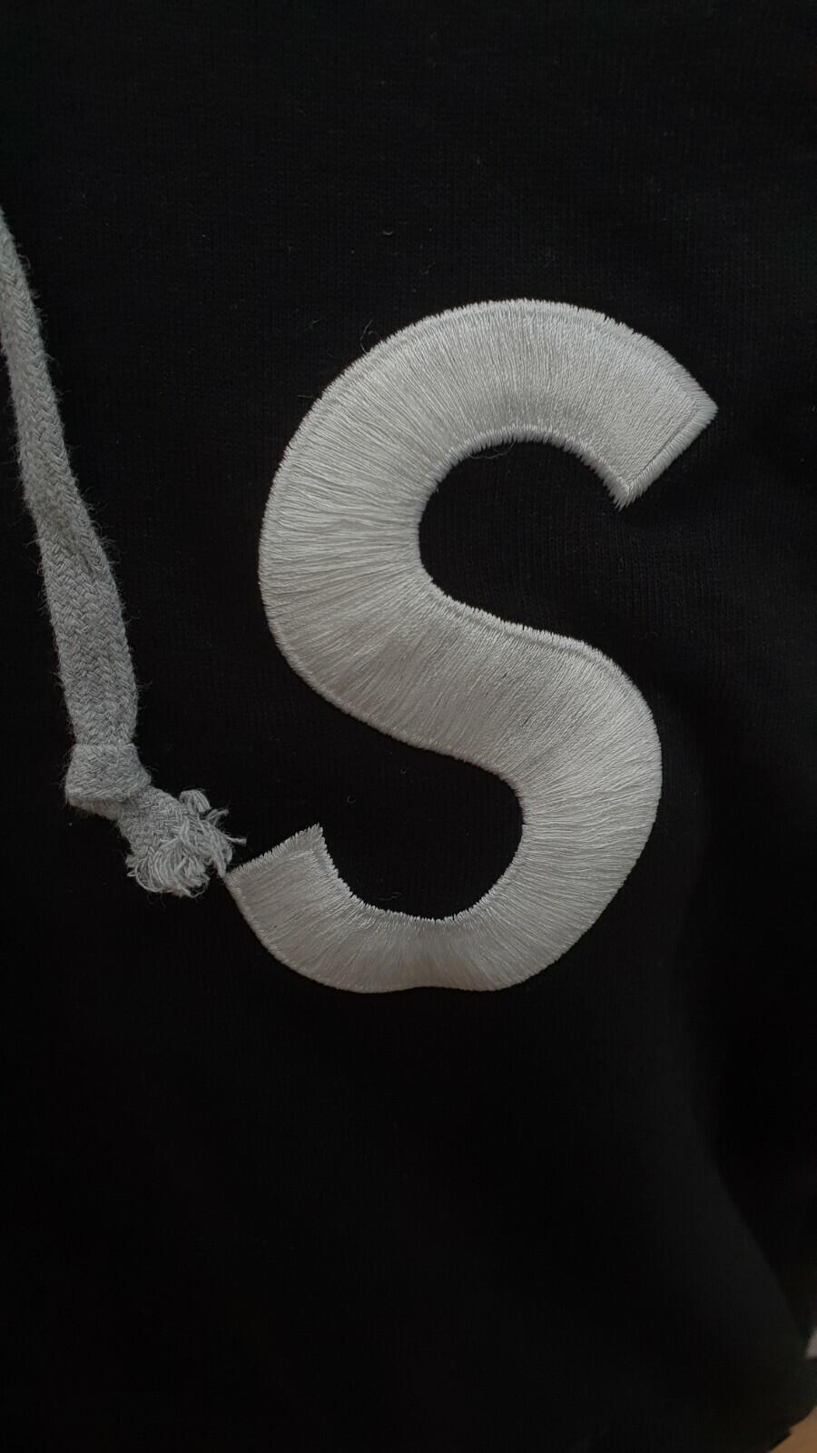 SS19 Supreme S Logo Colorblocked Kapuzenpullover Schwarz Größe M