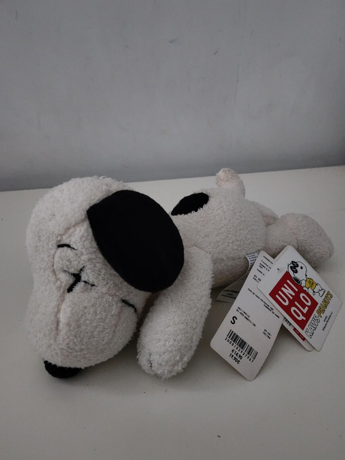 4x KAWS UNIQLO Peanuts Snoopy Plüschtiere 2x (KLEIN) S 2x (MITTEL) M Komplettset Tasche
