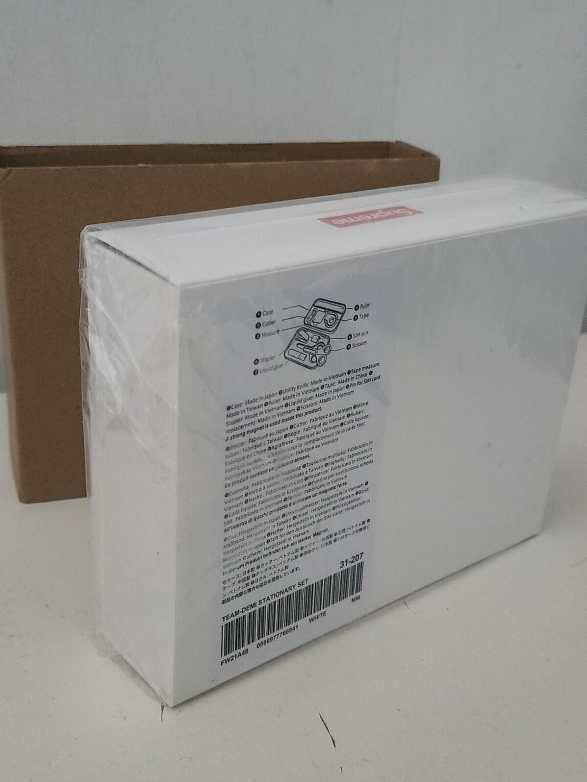 FW21 Supreme Team-Demi Stationery Set White 8-teilig Neu Zubehör Schere Klebeband