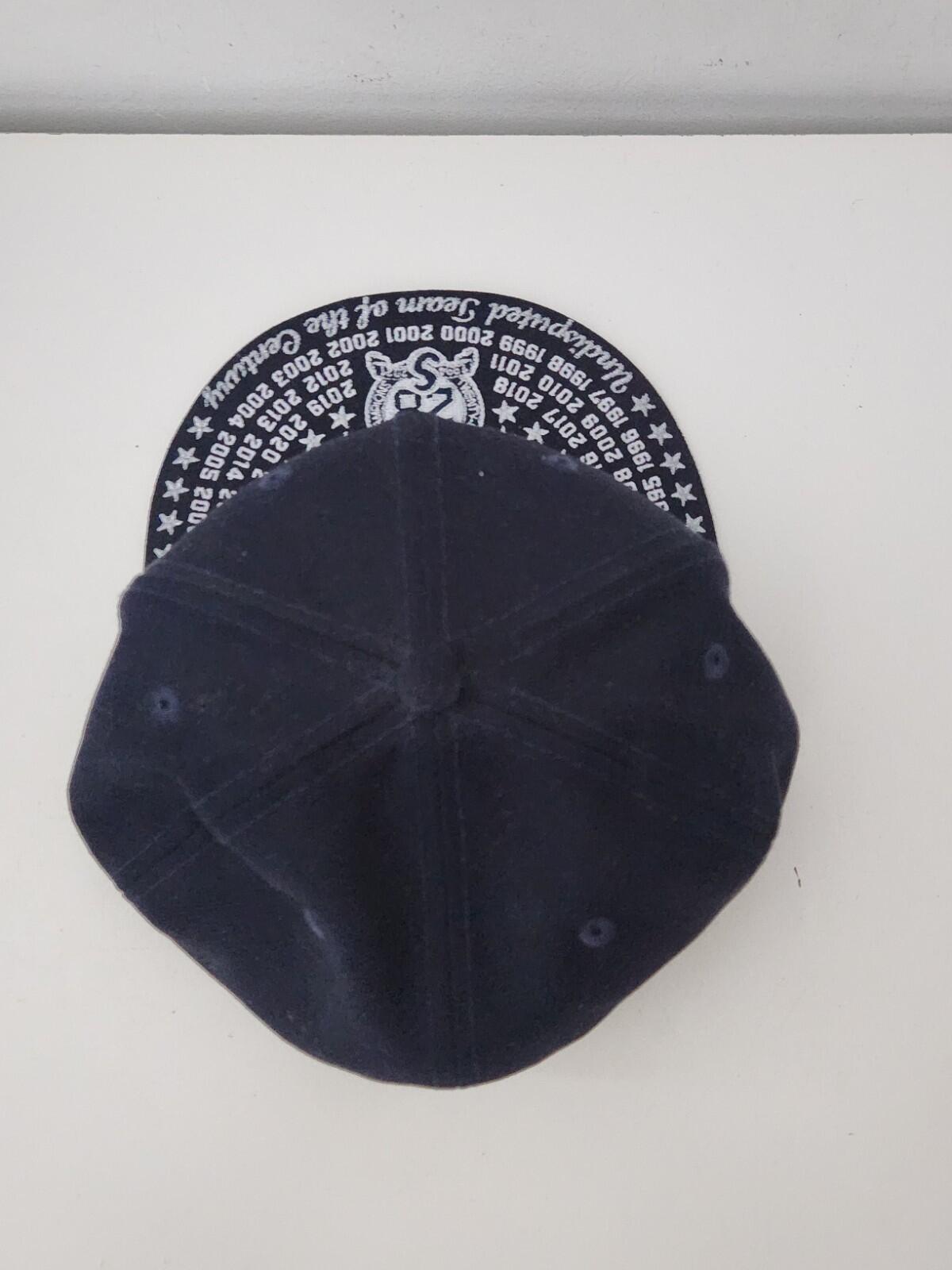 FW21 Supreme Undisputed Box Logo New Era Größe 7 1/4 Marineblau Cap Mütze Snapback Neu