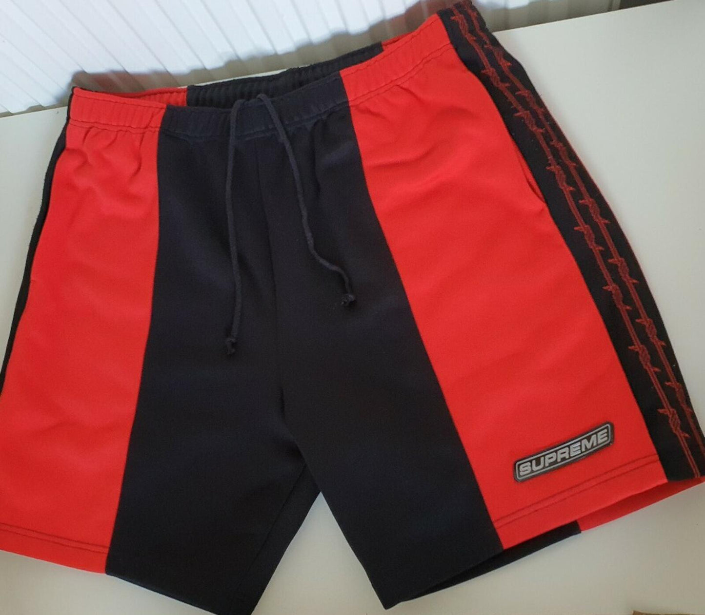 SS19 Supreme Barbed Wire Athletic red short size M Medium shorts
