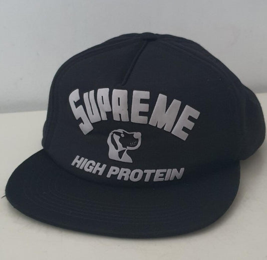 Gorra FW17 Supreme High Protein negra de 5 paneles perro