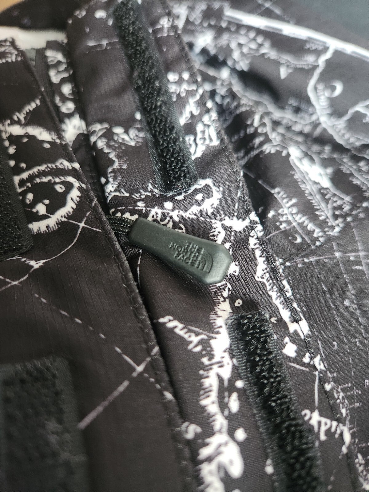 SS12 Supreme x The North Face Venture Jacke L groß TNF schwarz Maps vintage Selten