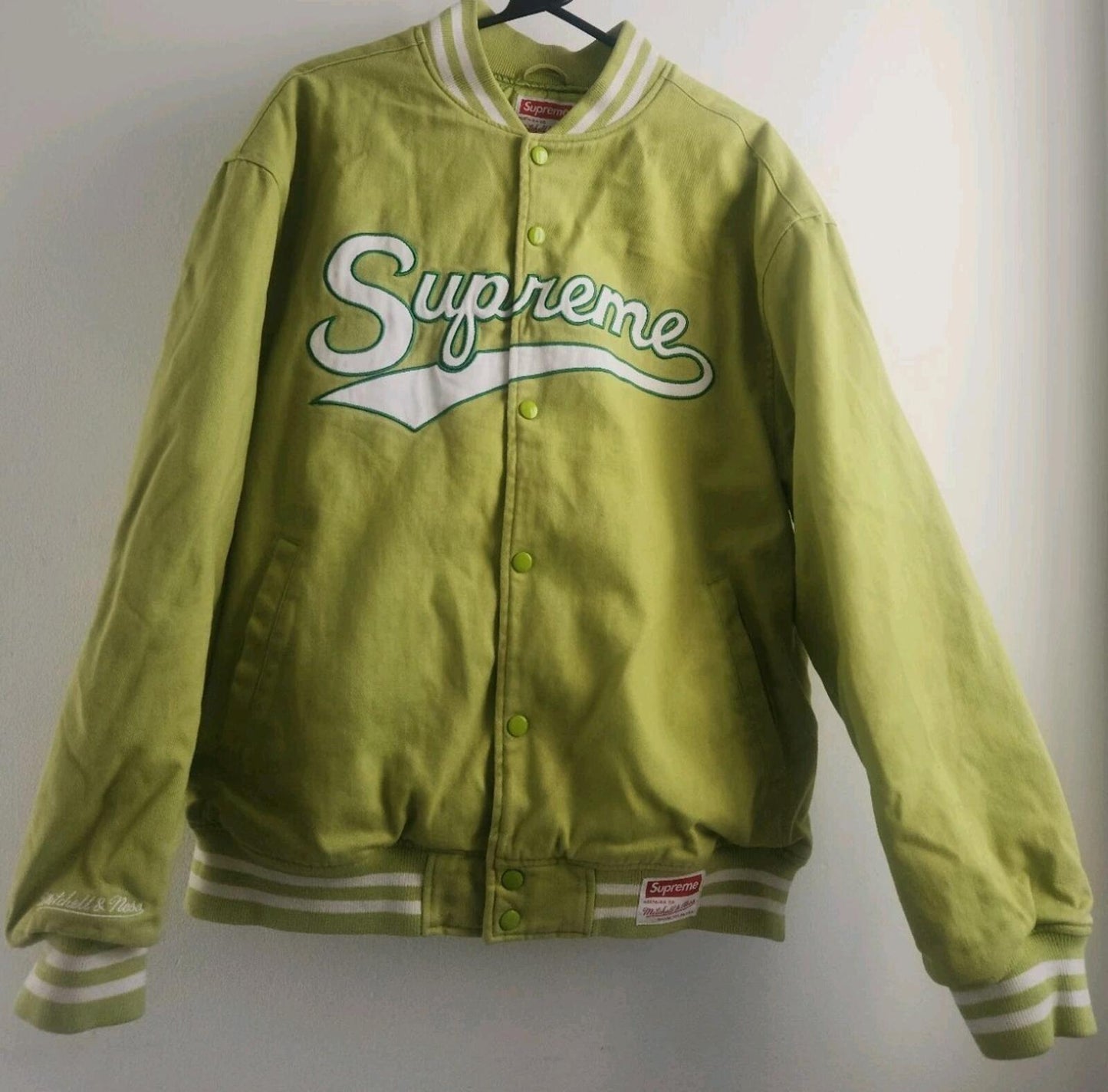 HW22 Supreme x Mitchell & Ness Doughboy Twill Varsity Jacket Grün Größe L