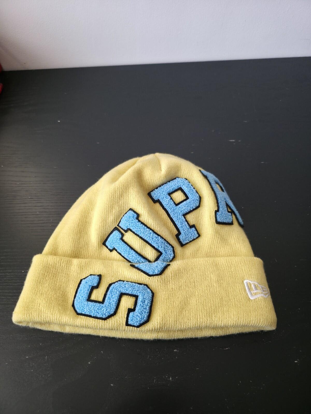 FW20 Supreme New Era Big Arc Beanie Hellgelb