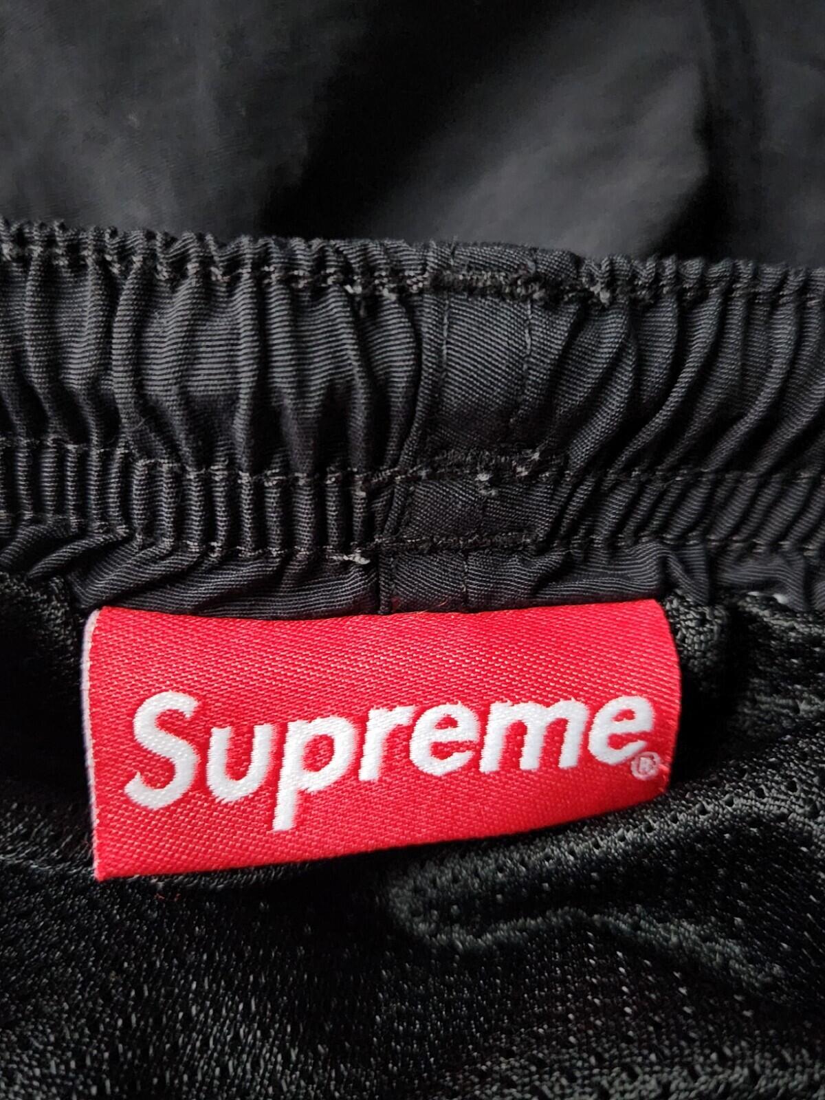 SS20 Supreme Nylon Water Short Negro Talla L