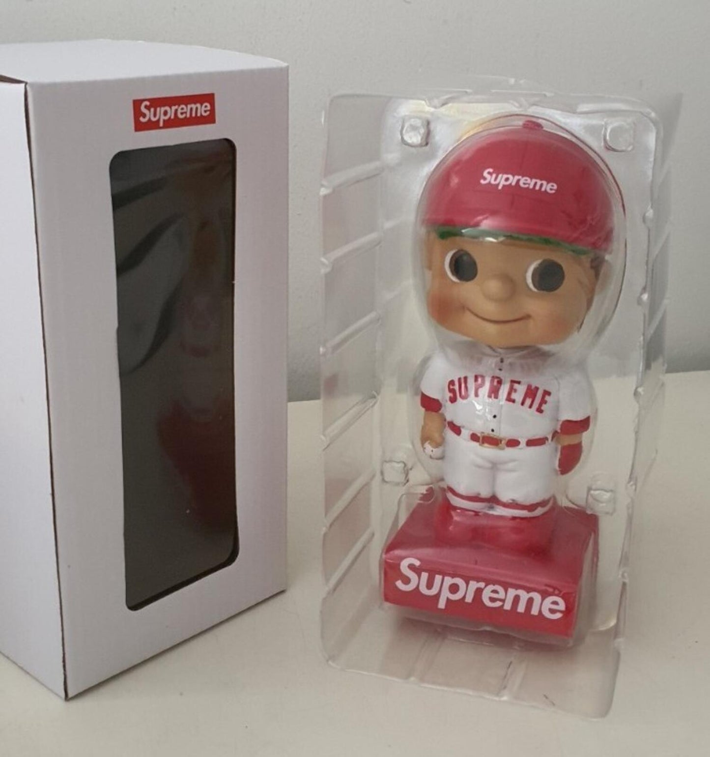 SS23 Supreme 2x Bobbleheads Car Toy Accessory Blue Red