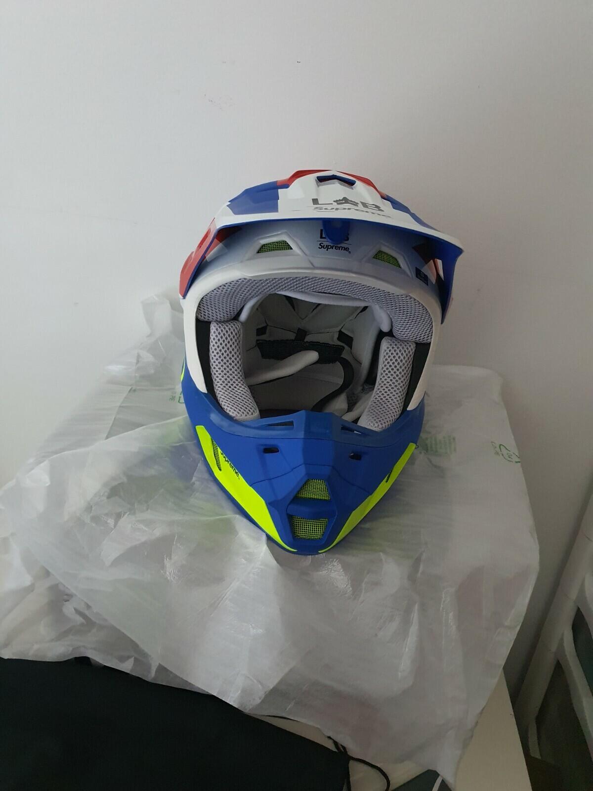 SS18 Supreme x Fox Racing V2 Motorcycle Helmet Multicolor