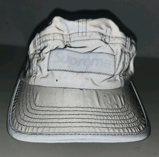Gorra Camp Reflectante Supreme SS20 Negra Plateada Logo Box Hecha En EE.UU.