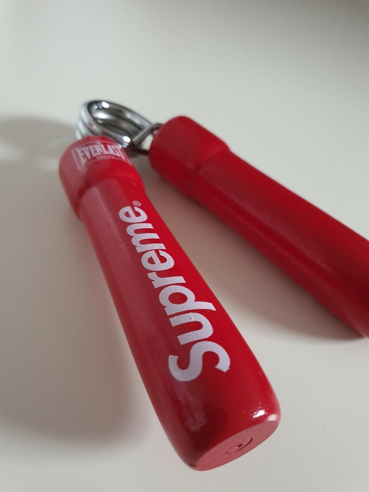 FW14 Supreme x Everlast red hand grip Very Rare Vintage 2014 Accessory