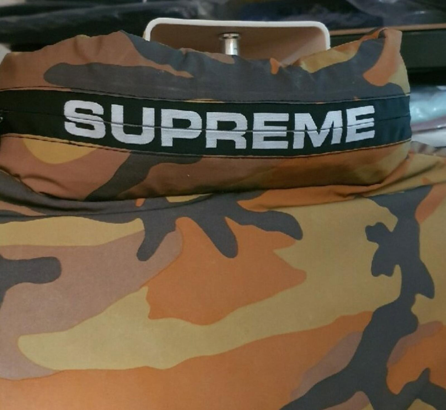 FW18 Supreme Reflective Camo Down Jacket size L large duck down New with tag