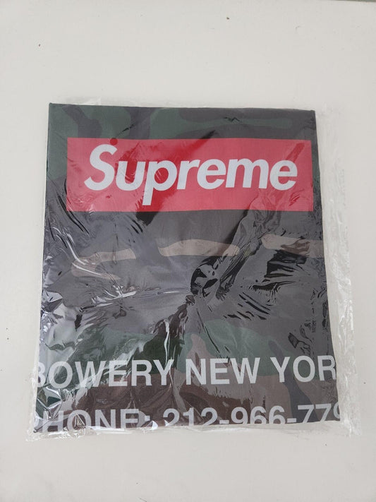 HW25 Supreme Wäschesack Camo 61 x 91,4cm Polyester Rotes Box-Logo