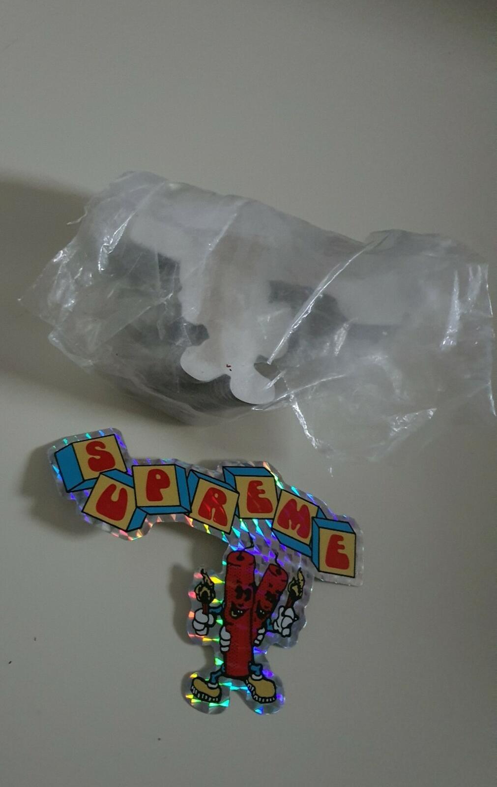 100 SS19 Supreme Dynamite Stickers (1x brick)