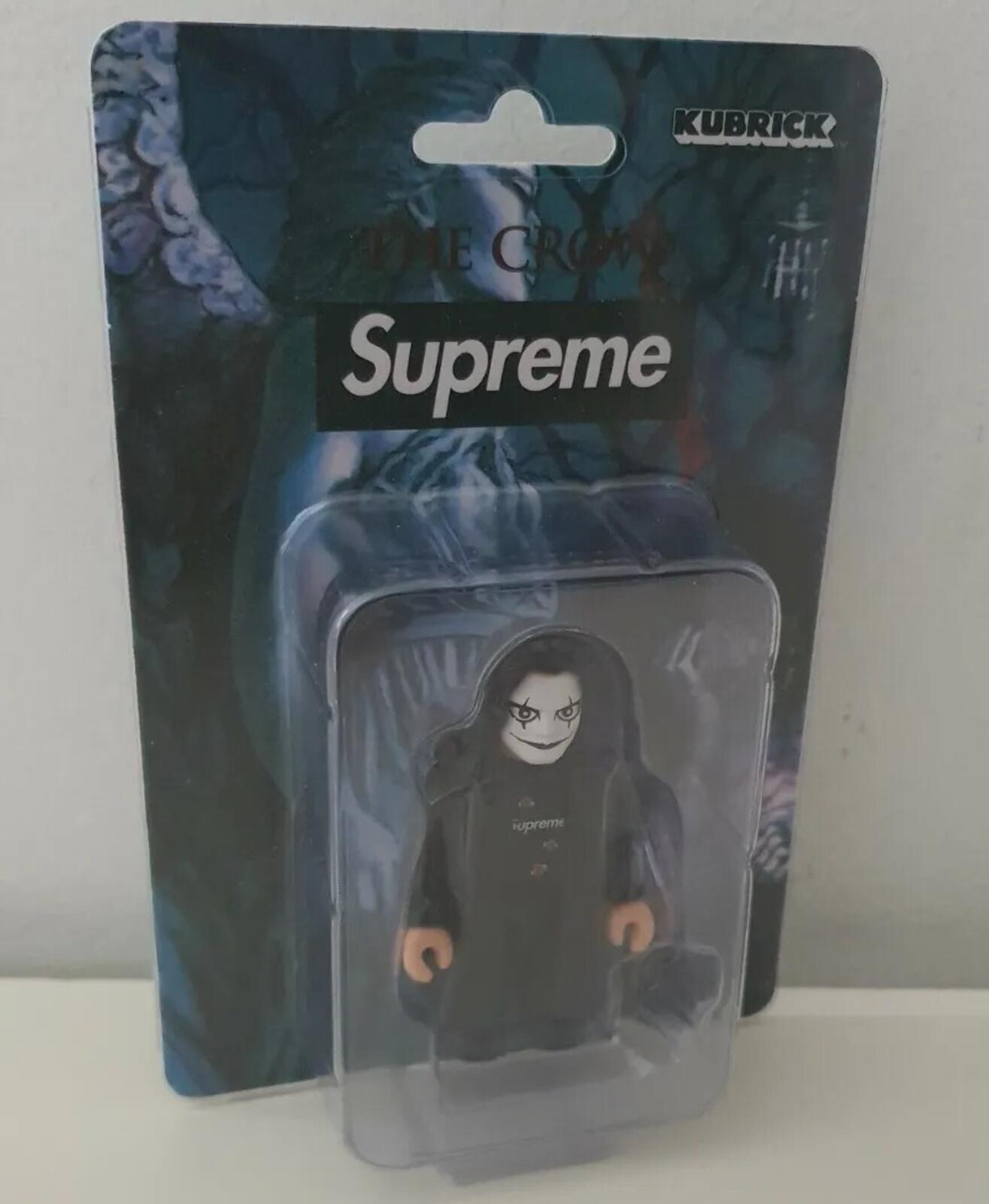 FW21 Supreme x The Crow KUBRICK 100%