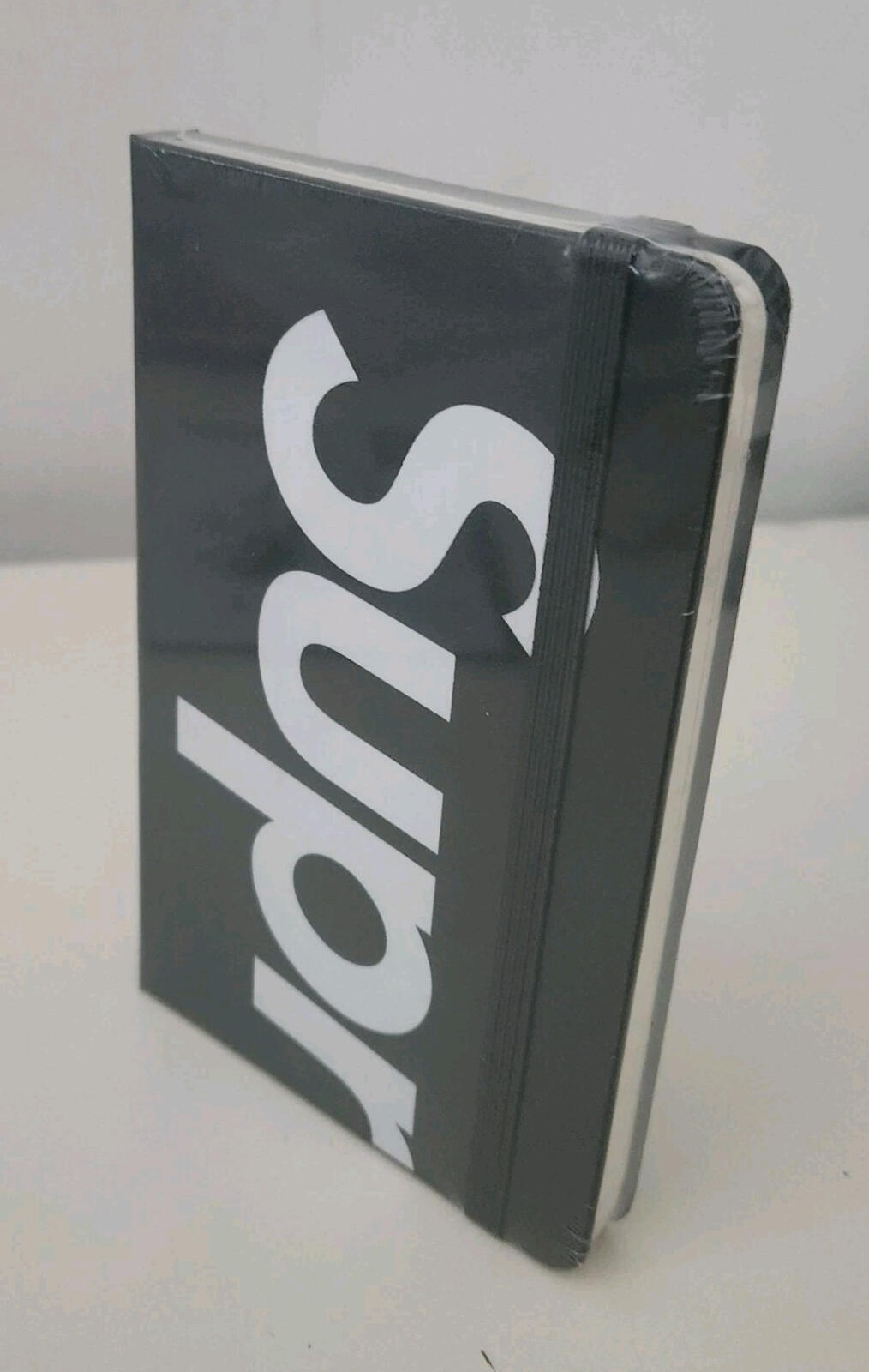 FW24 Supreme Moleskine Pocket Notebook Negro