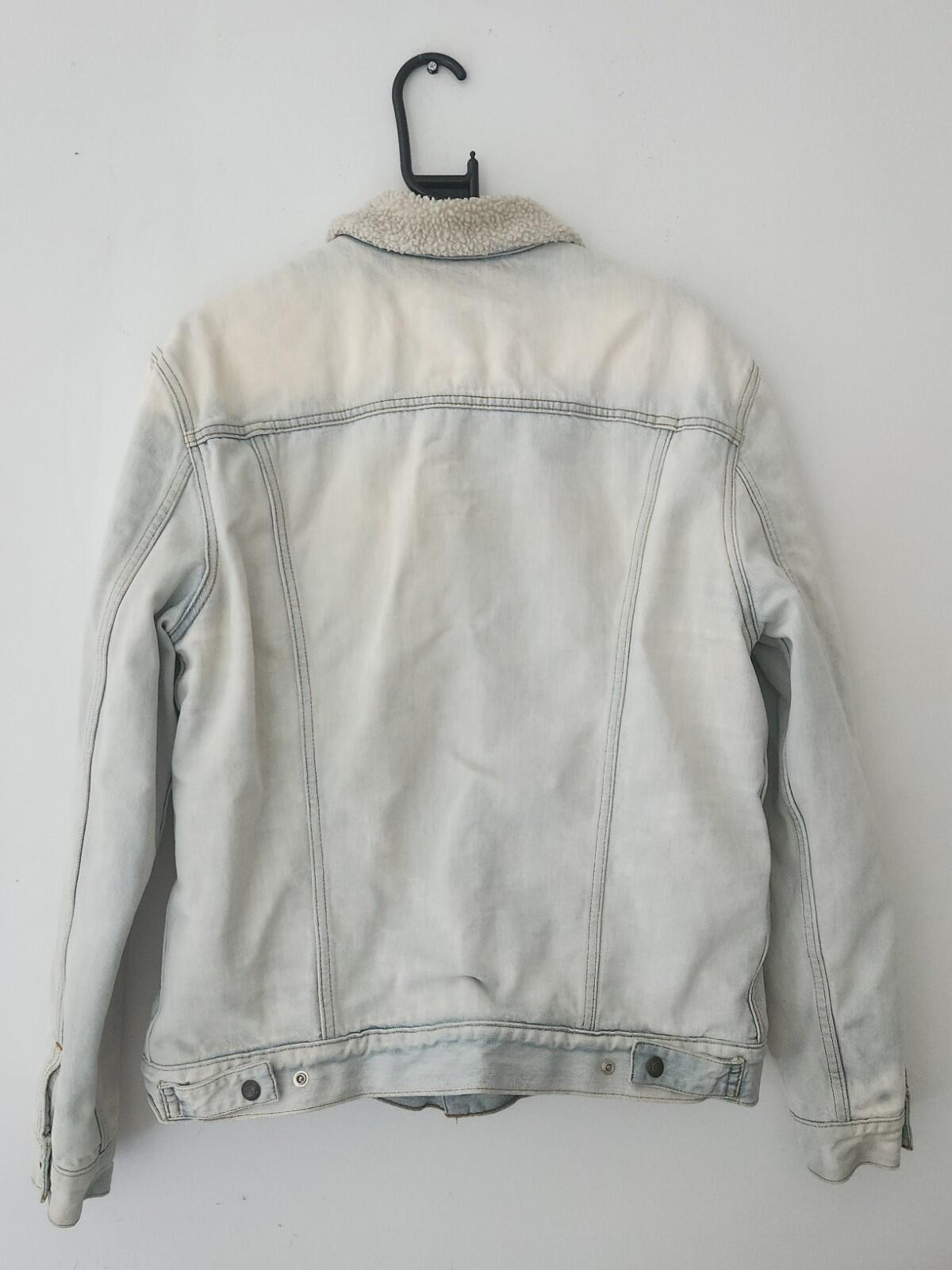 FW16 Supreme Levis Bleached Sherpa Trucker Denim Jacket Size L