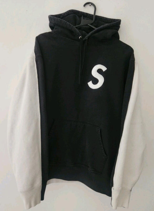 Sudadera con capucha dividida con logotipo Supreme S FW21 M mediana, blanca y negra