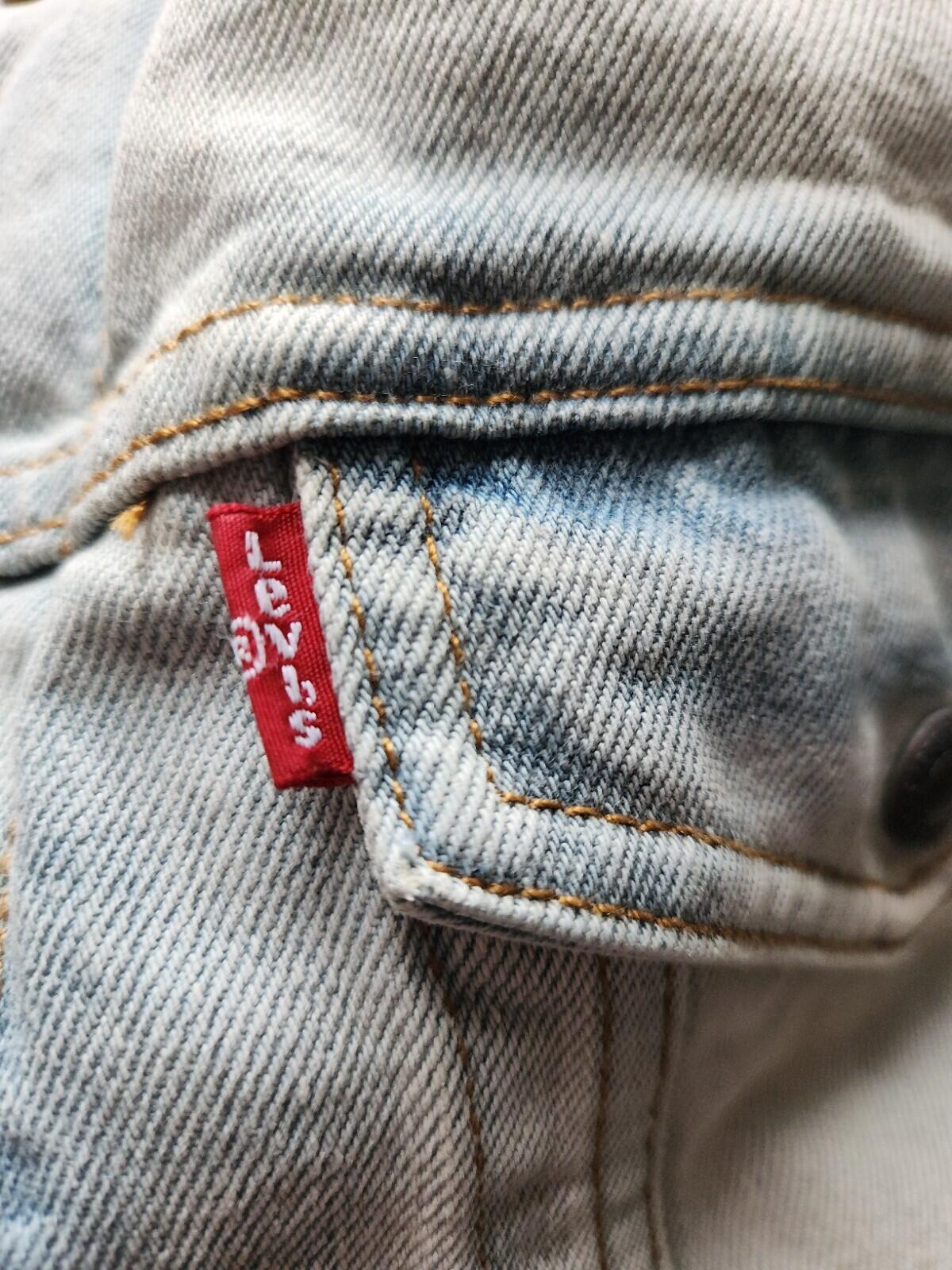 FW16 Supreme Levis Bleached Sherpa Trucker Denim Jacket Size M