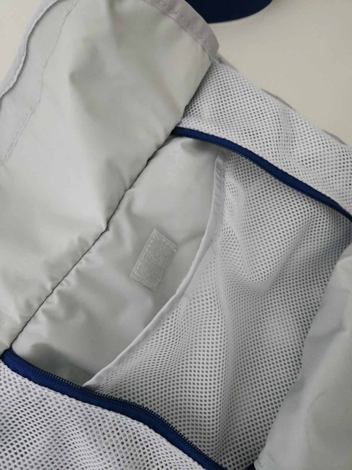 SS22 Supreme kleine Umhängetasche Silber Wasserabweisendes Blue Box Logo