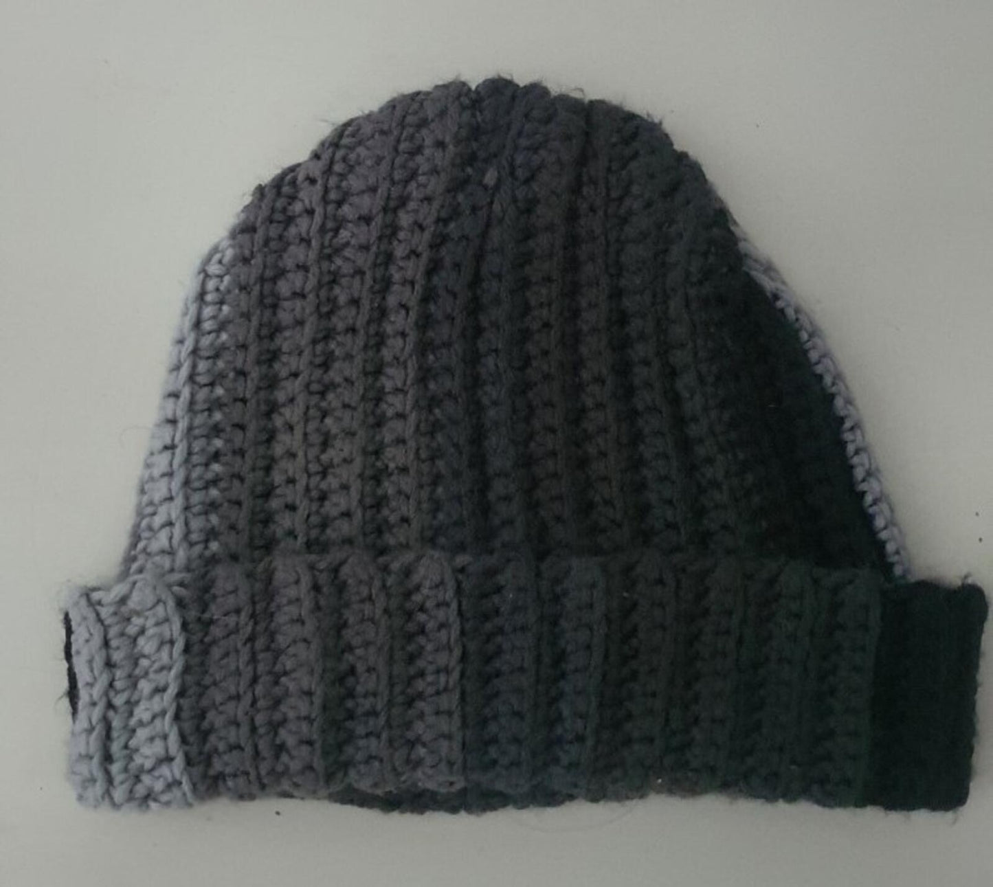 FW22 Supreme Gradient Crochet beanie Black Hand-crocheted Hat Grey