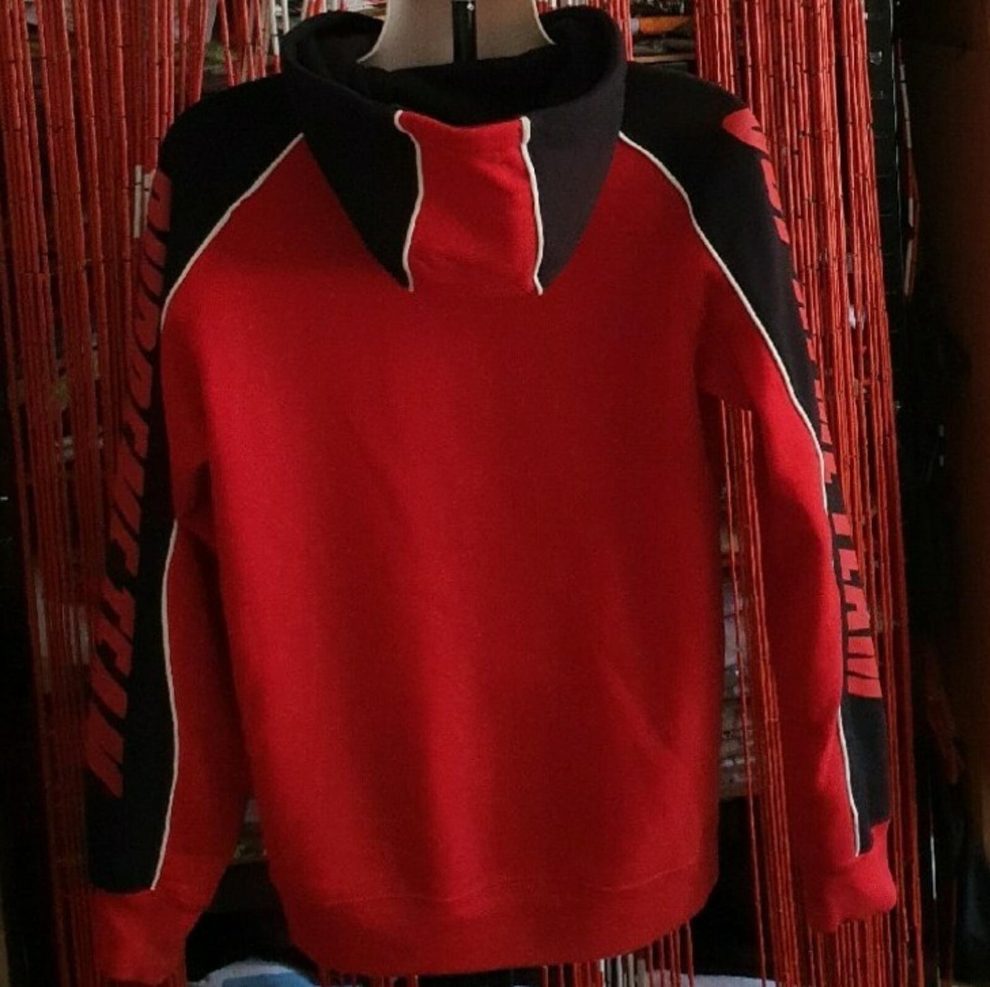 FW17 Supreme GT red / black hooded sweatshirt Supreme Team Hoodie size M medium