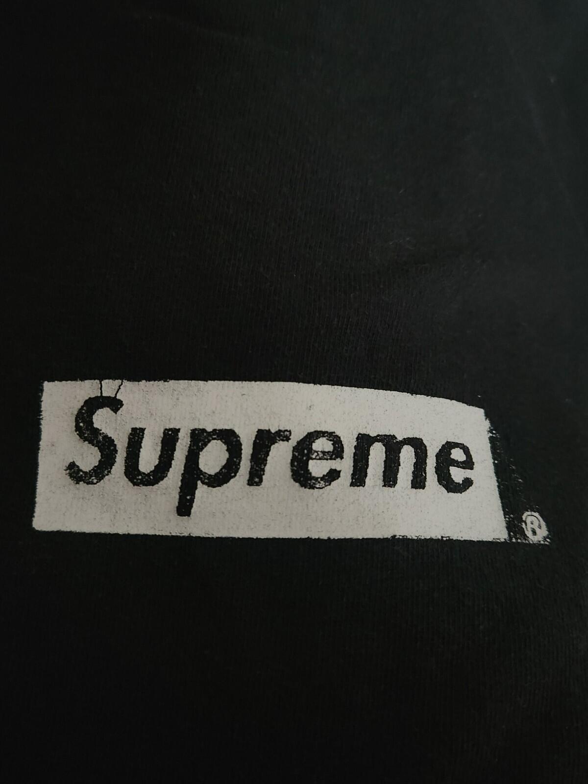 Camiseta negra Supreme Spiral SS21 talla M (mediana). Obra de arte de Weirdo Dave.