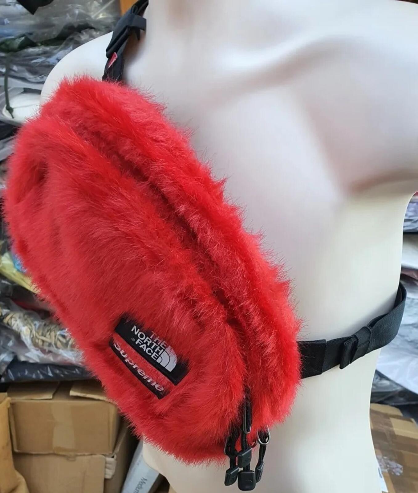 FW20 Supreme x THE NORTH FACE Faux Fur red waist / belt bag