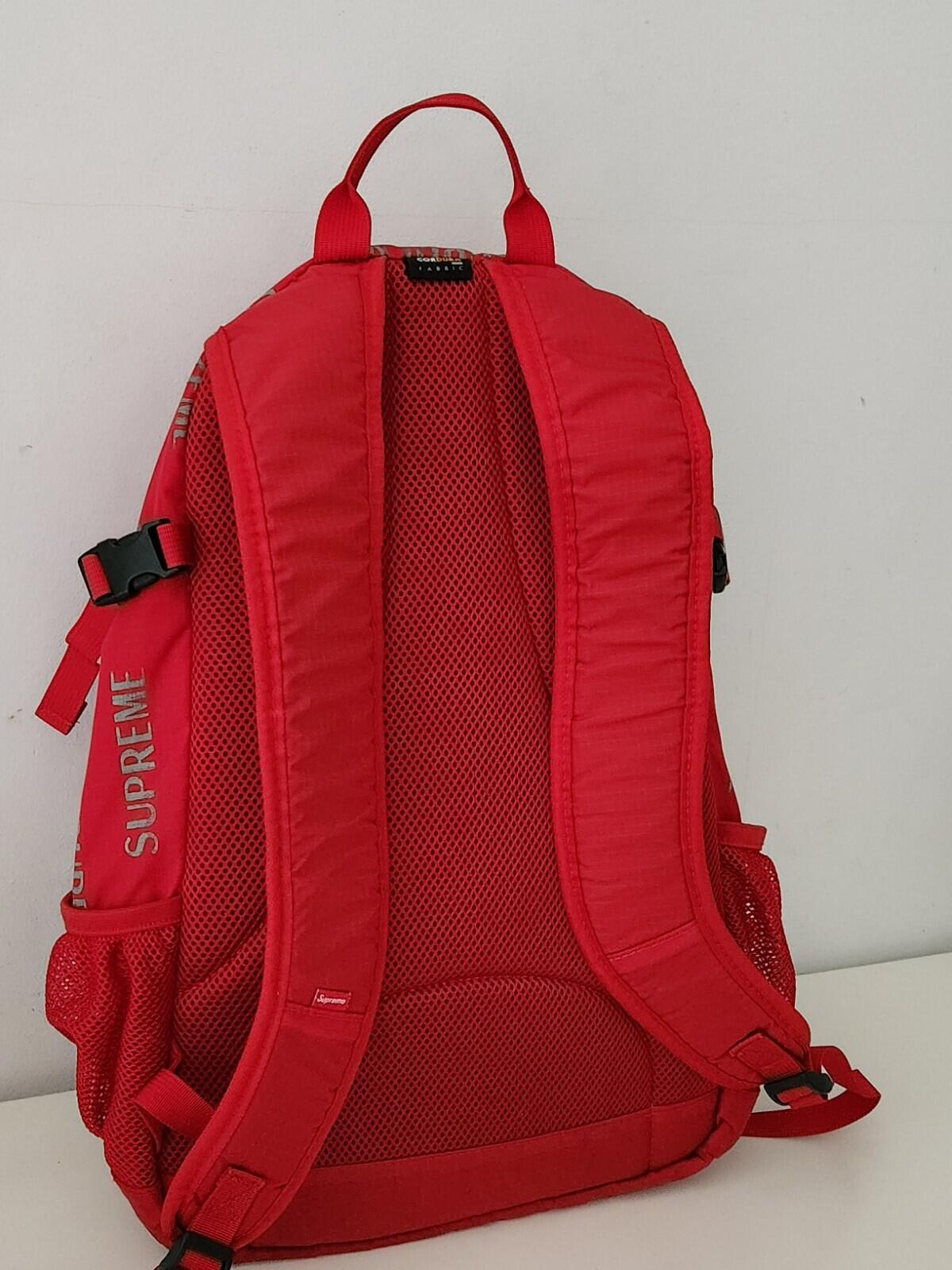 FW16 Supreme 3M Reflective Repeat Rucksack Rot