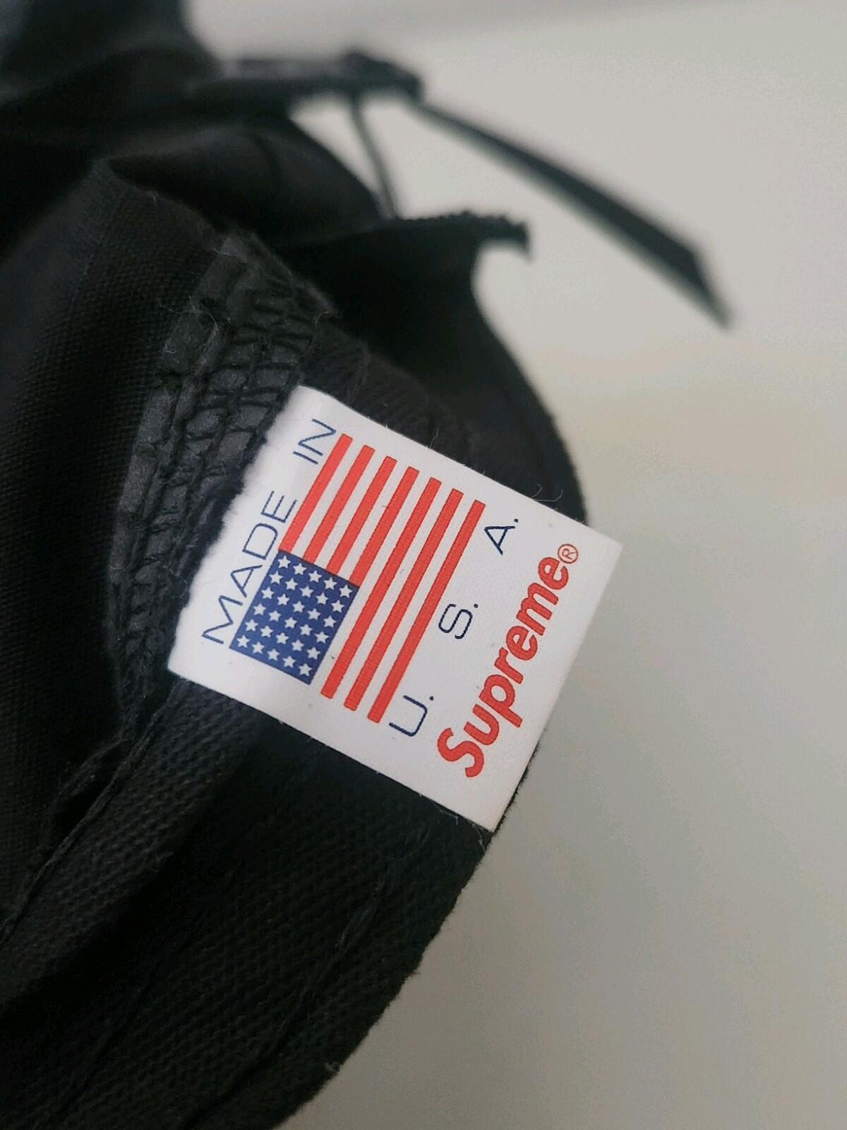 FW20 Supreme Reactive Print Camp Cap Schwarze Kappe Photosensitive Logos mit rotem Box-Logo
