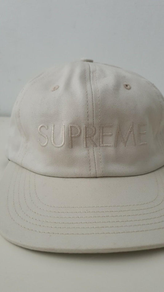 Gorra FW15 Supreme Tonal Logo 6 paneles color Piedra