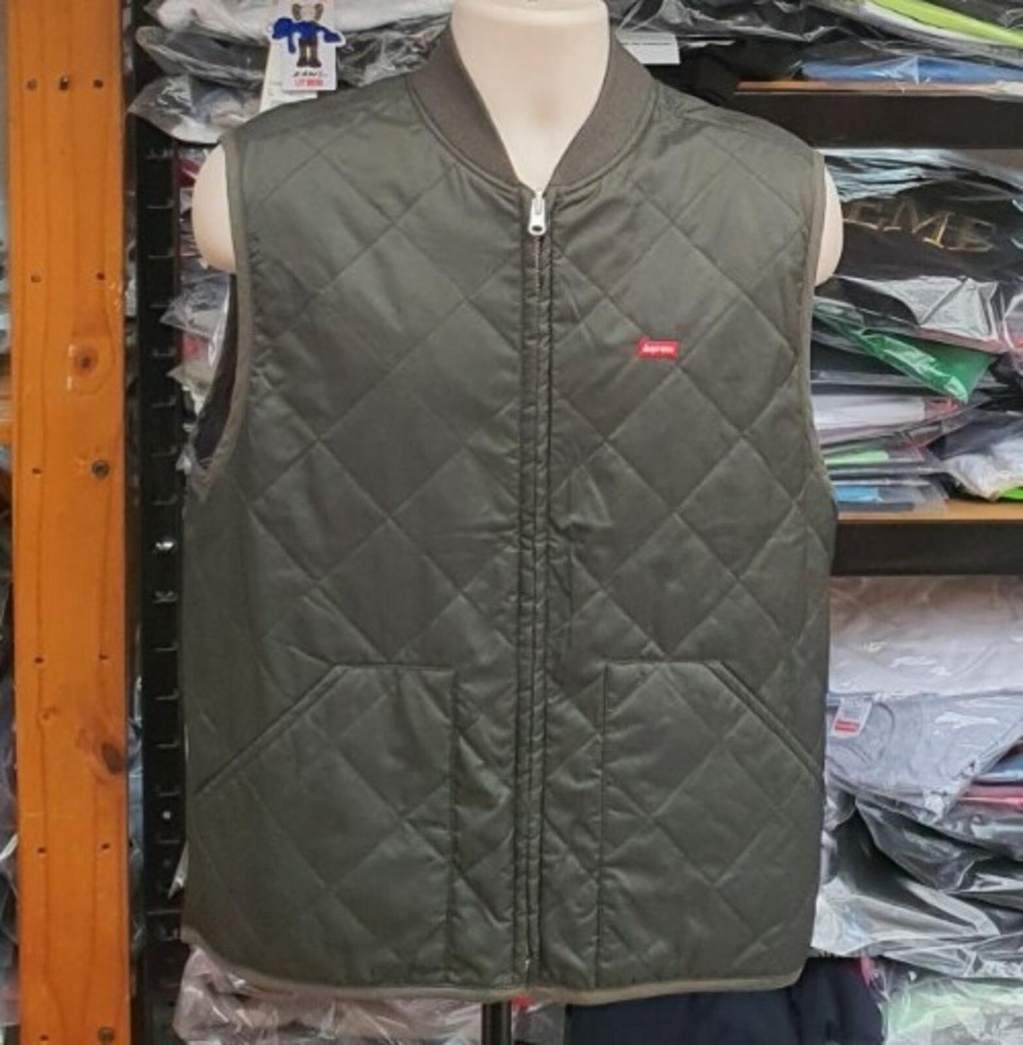FW17 Supreme reversible shadow plaid vest dark green/ purple Medium New with tag