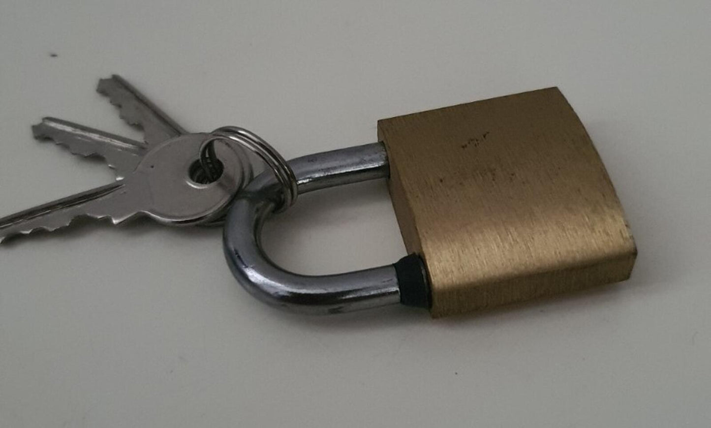 FW15 Supreme Brass Mini Padlock gold lock + 3 keys small box logo Rare Accessory