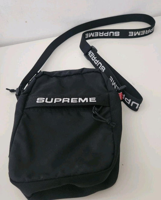 Bolso de hombro Supreme FW22 negro resistente al agua