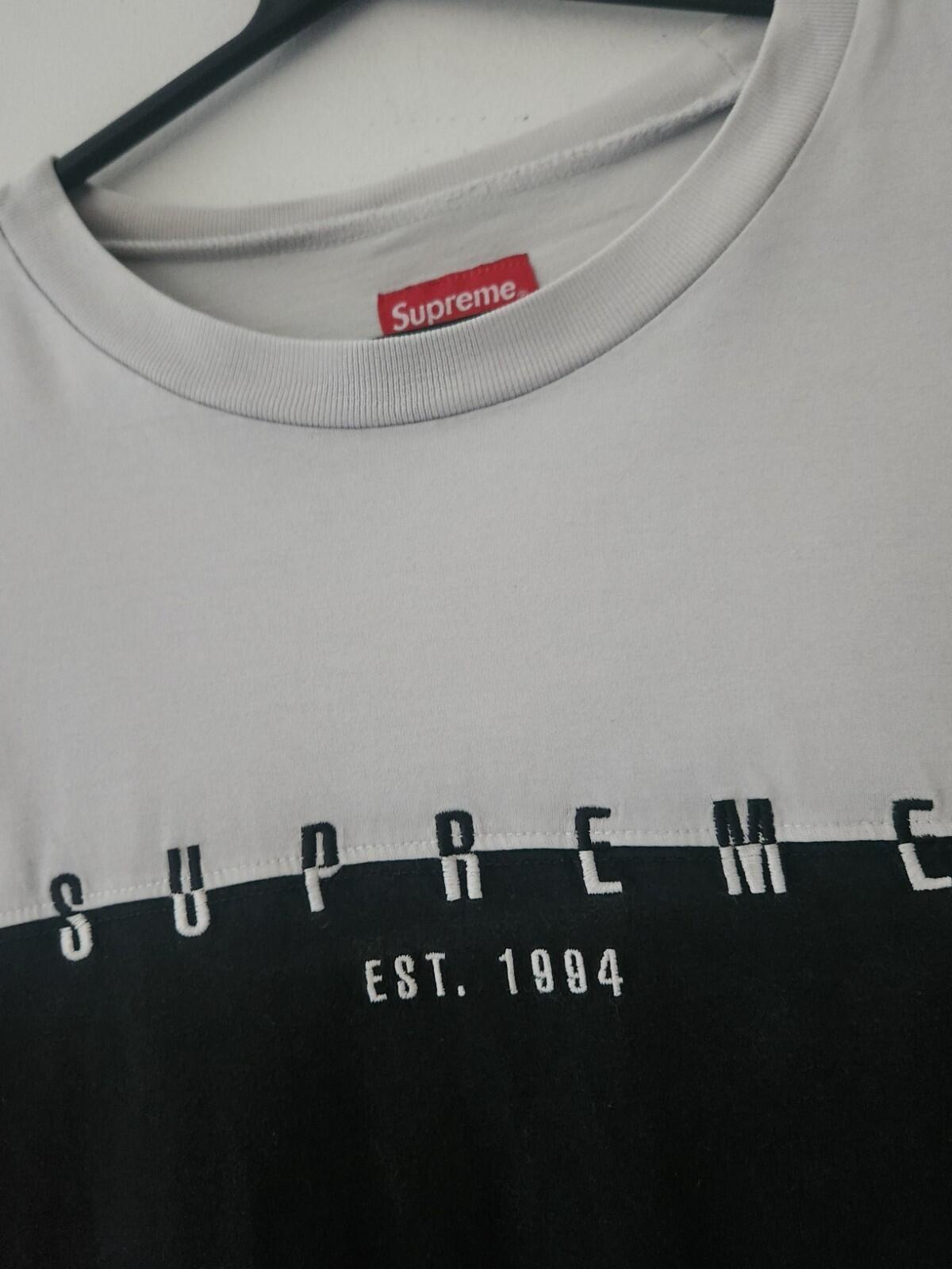 FW18 Supreme Split Logo S/S Top Black White Tee size M medium T-shirt Contrast