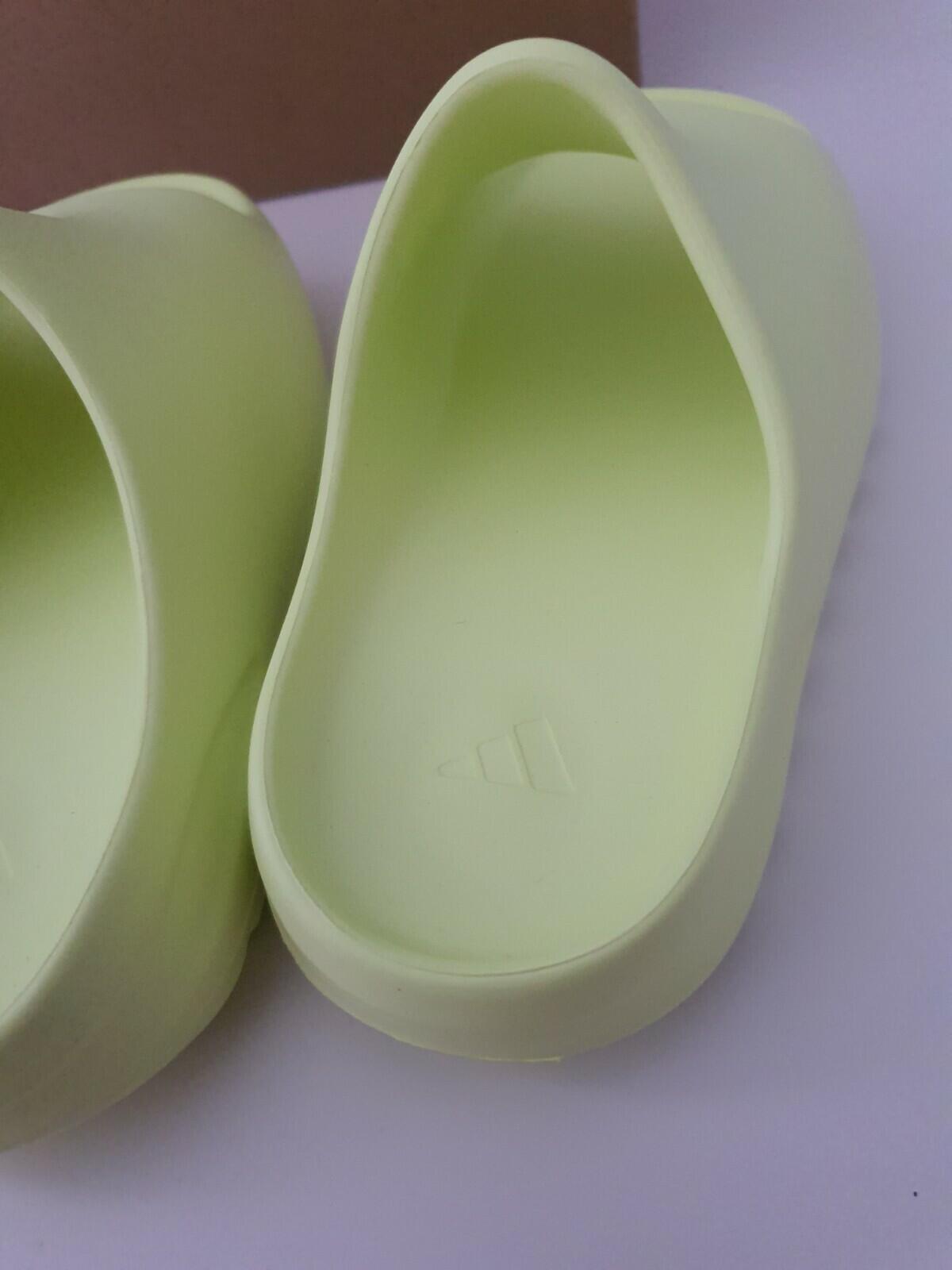 KIDS ADIDAS YEEZY SLIDE US 12K UK 12K EUR 31 neon green KIDS slides Glow Green