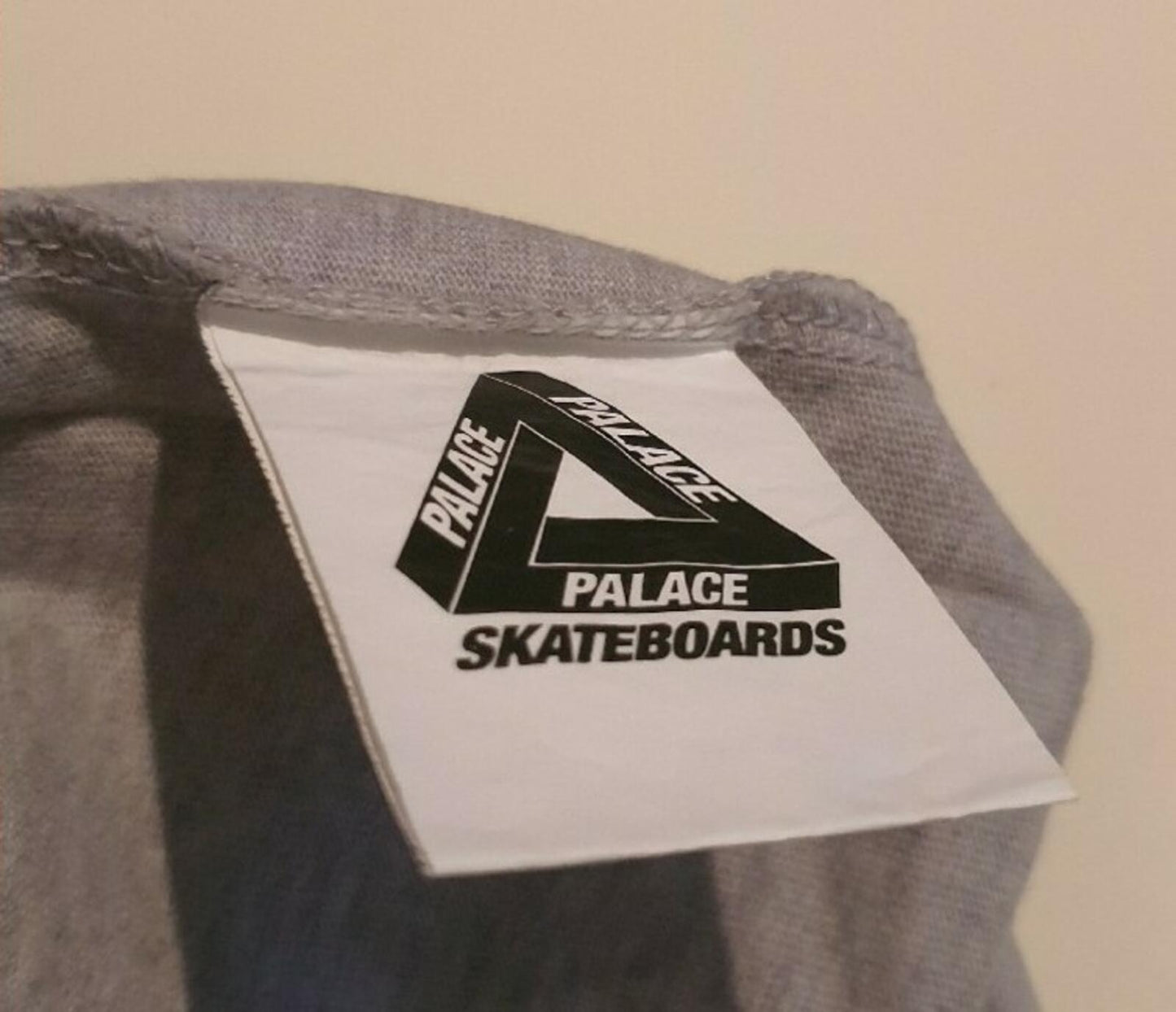 AW17 Palace Palacetamol tee size S grey T-shirt