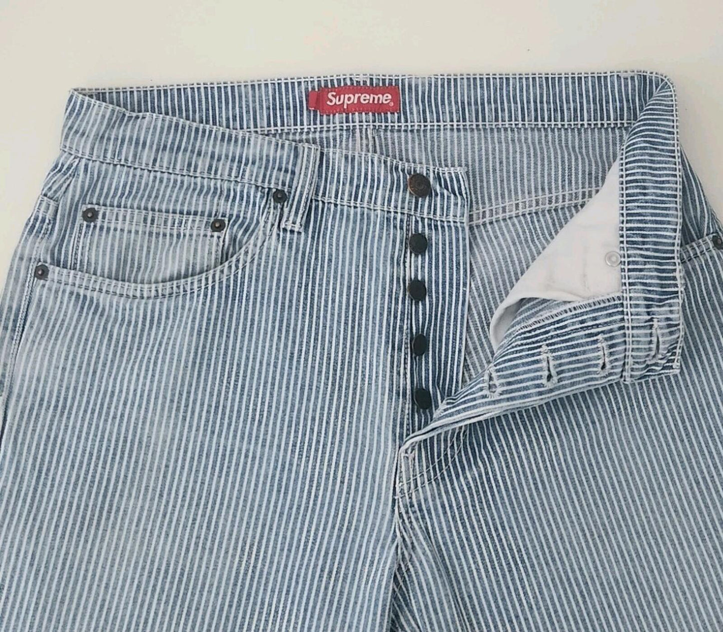FW17 Supreme washed regular jeans Size 30 W30 L30 star denim trousers pinstripe