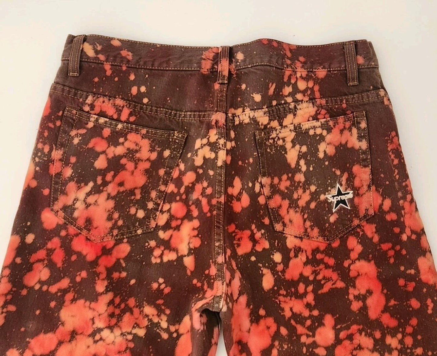 FW21 Supreme regular jean size 32 W32 L32 Bleached Red