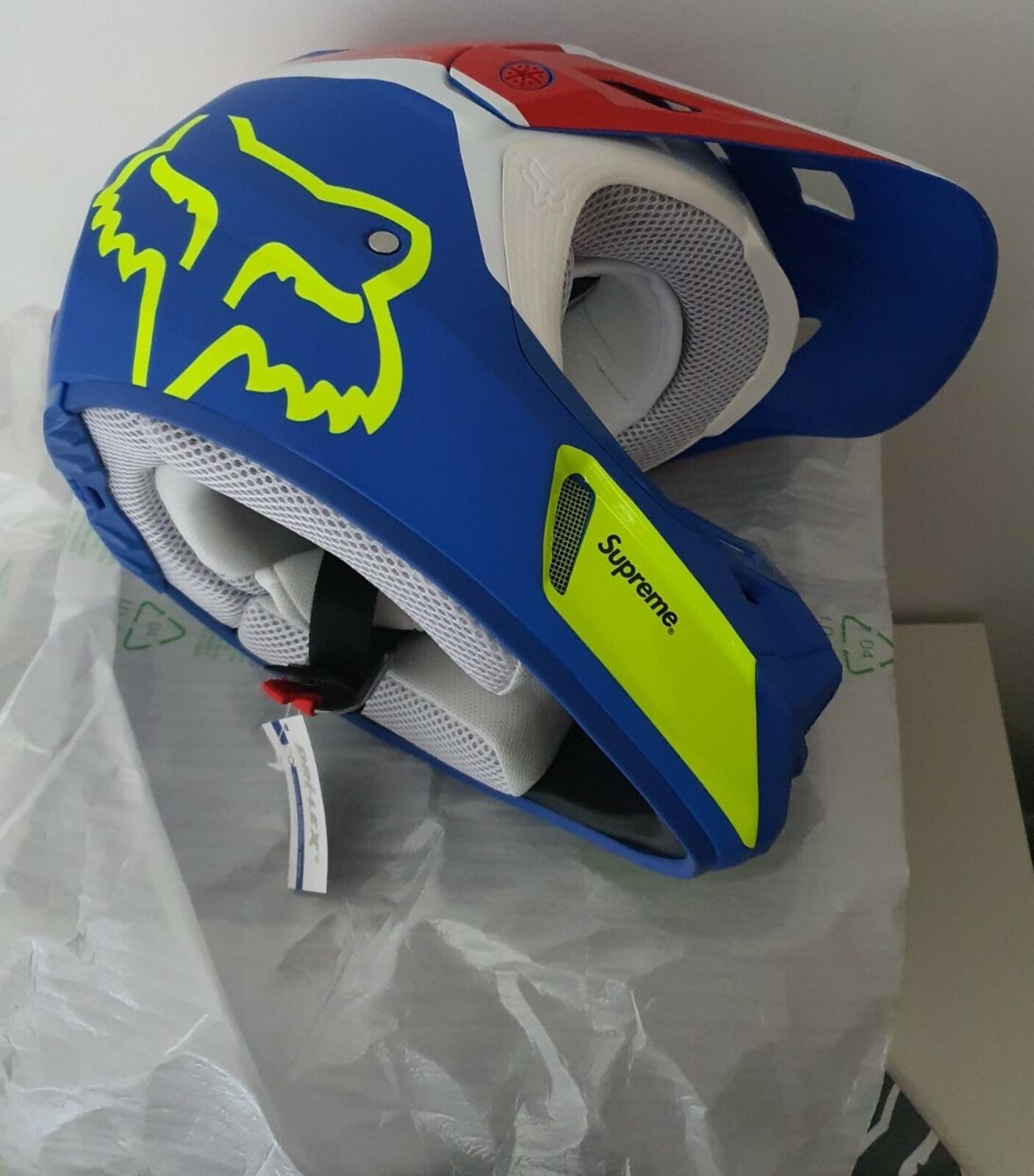SS18 Supreme x Fox Racing V2 Motorcycle Helmet Multicolor