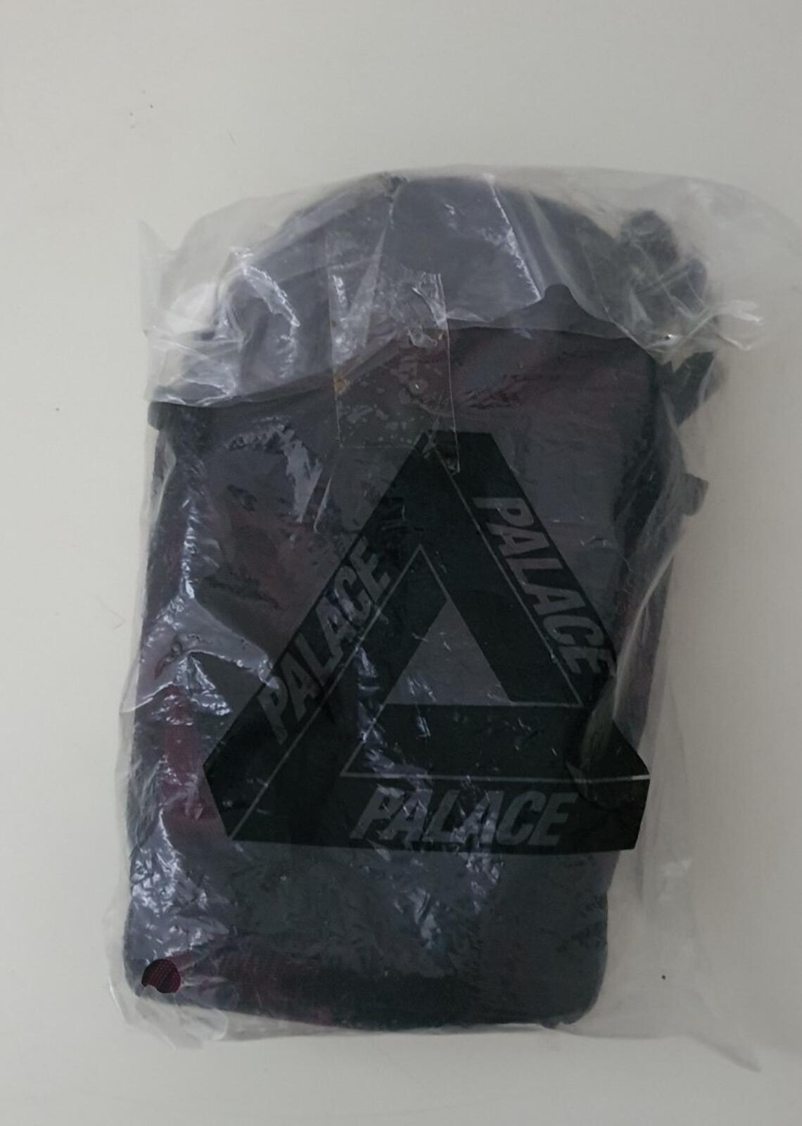 AW17 Palace Sling Sack camera bag fig Tri-Ferg shoulder pouch New With Tag