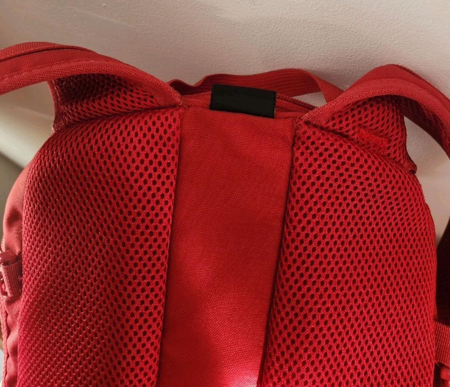 SS20 Supreme Rucksack Netztasche Dunkelrot