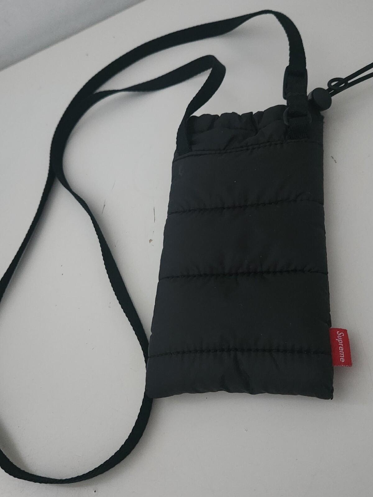 FW22 Supreme puffer neck pouch black water resistant bag Mobile Phone