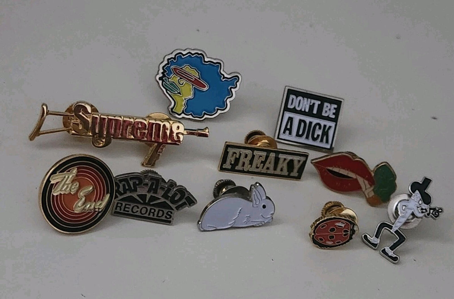 10x Supreme pins metal badges bundle Freaky Smoking Lips Gonz accessories Rare