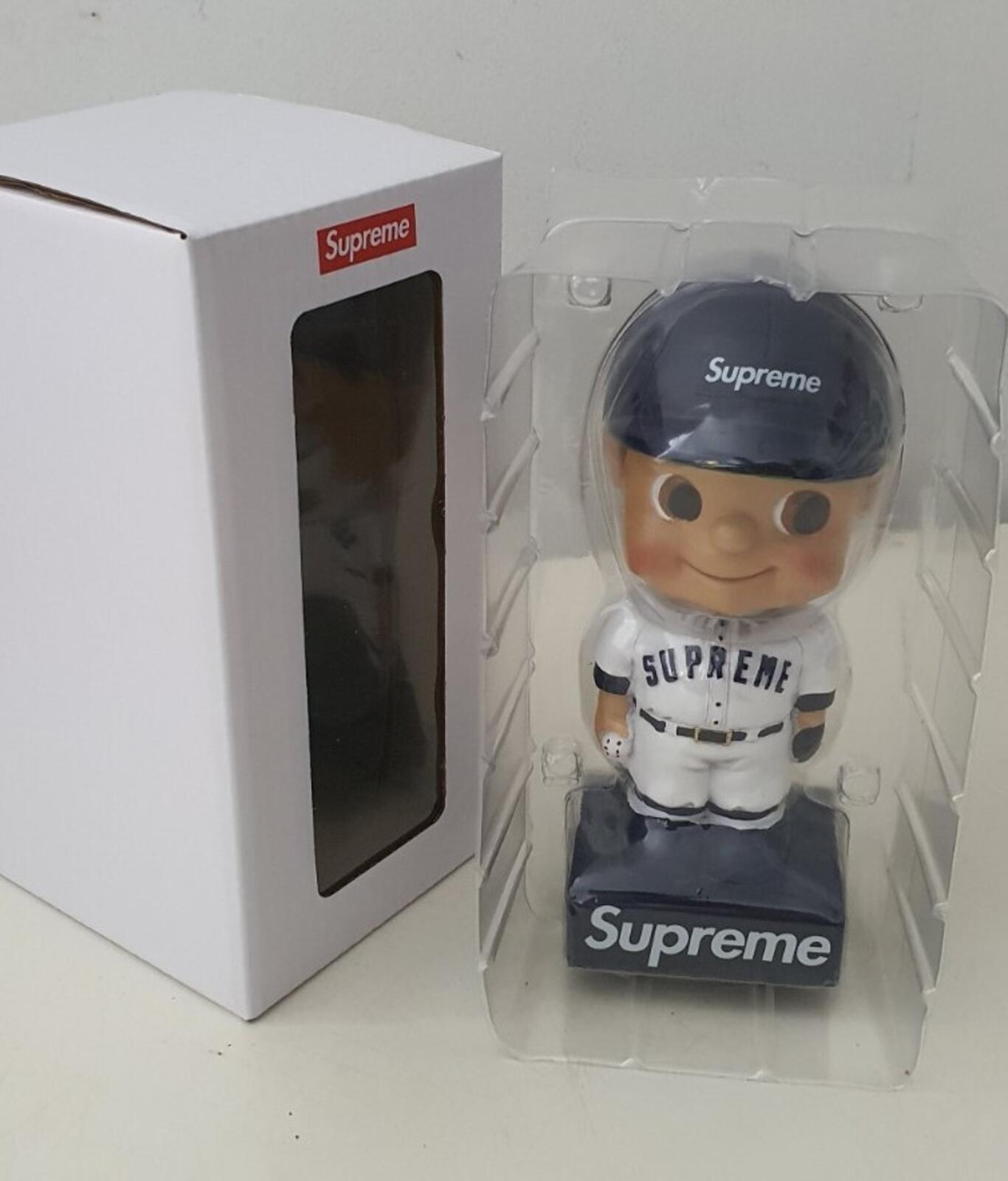 SS23 Supreme 2x Bobbleheads Car Toy Accessory Blue Red