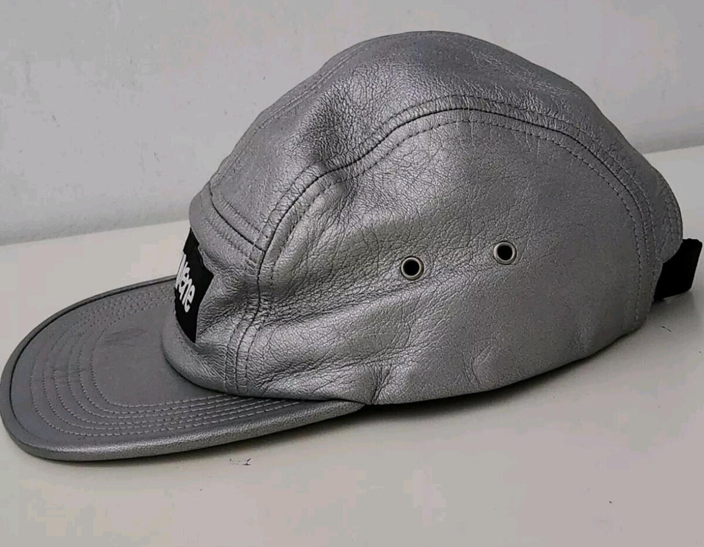 FW16 Supreme Leather Camp Cap Silber