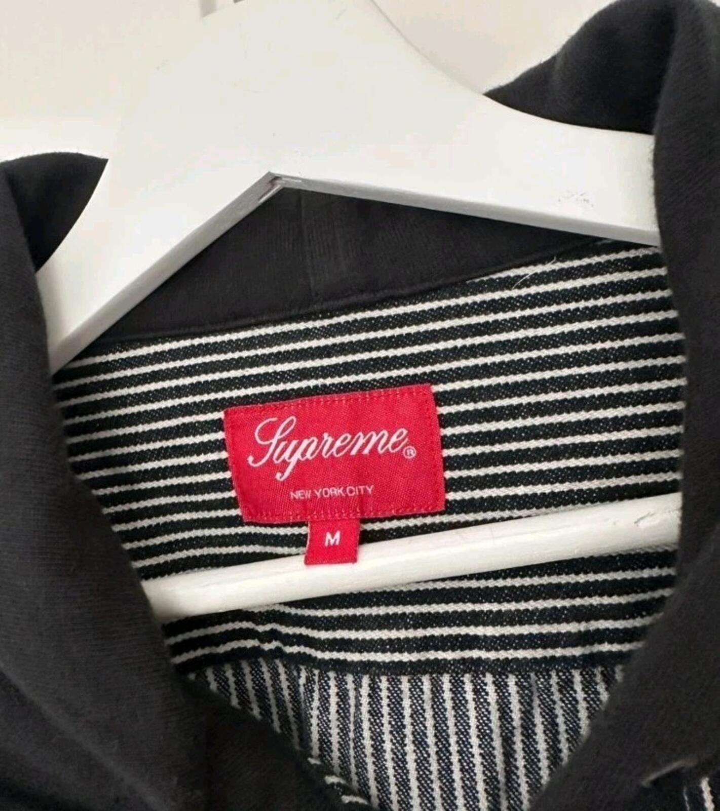 Camisa con cremallera y capucha Supreme SS17 de denim a rayas negra Talla M
