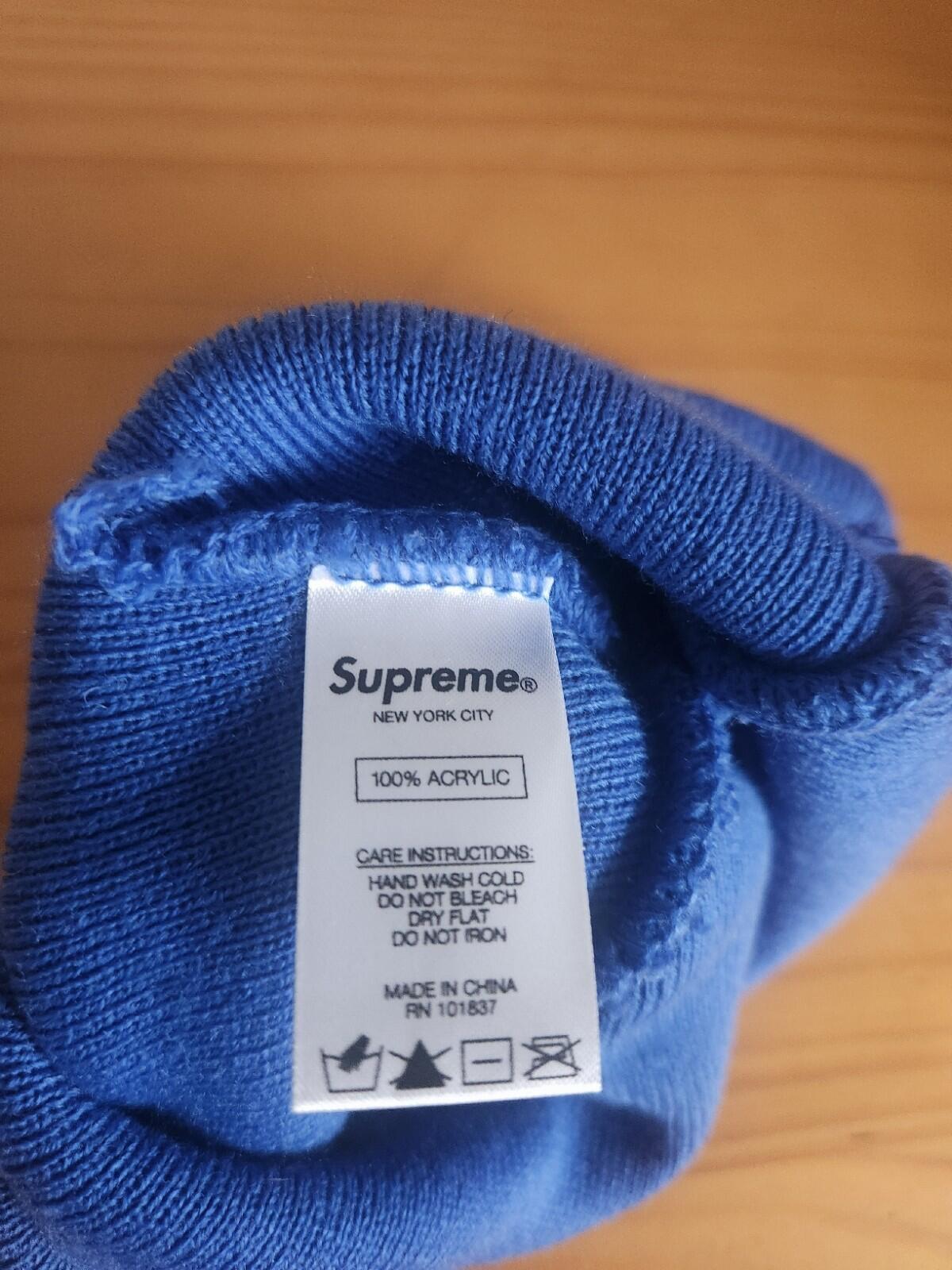 FW18 Supreme Studded Beanie Royal